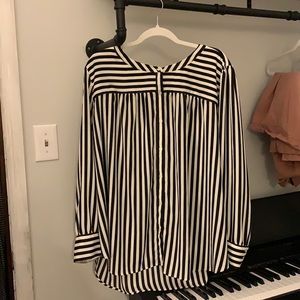🍁CLOSET CLEAN OUT🍁 Striped black and white buttons down blouse